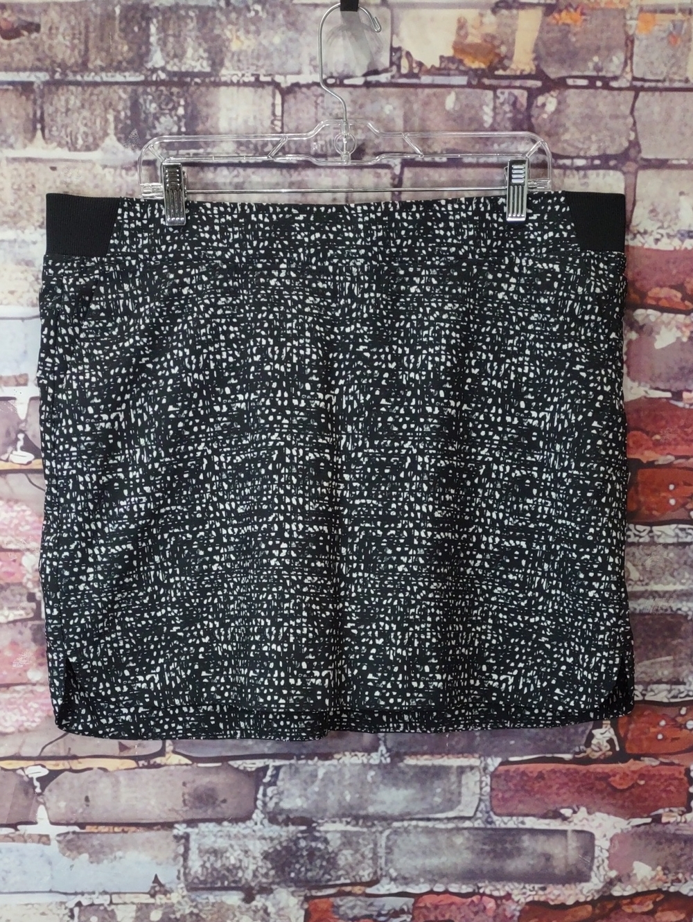 Black/White Patterned Skort
